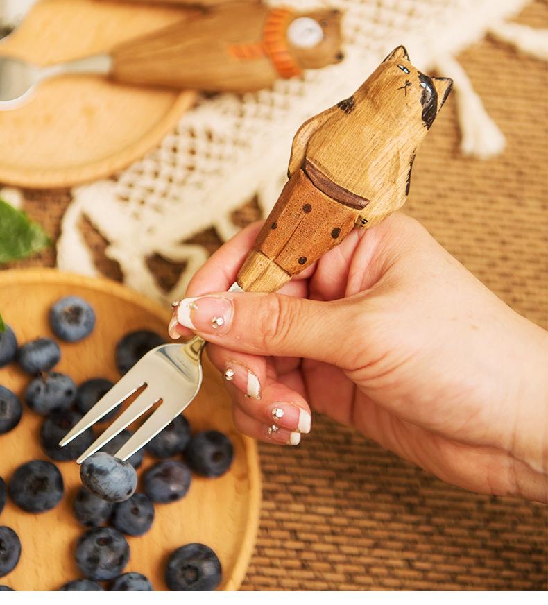 Wooden spoon and fork for children 木制工艺品木雕水果叉创意甜品勺叉套装餐具水果儿童勺叉